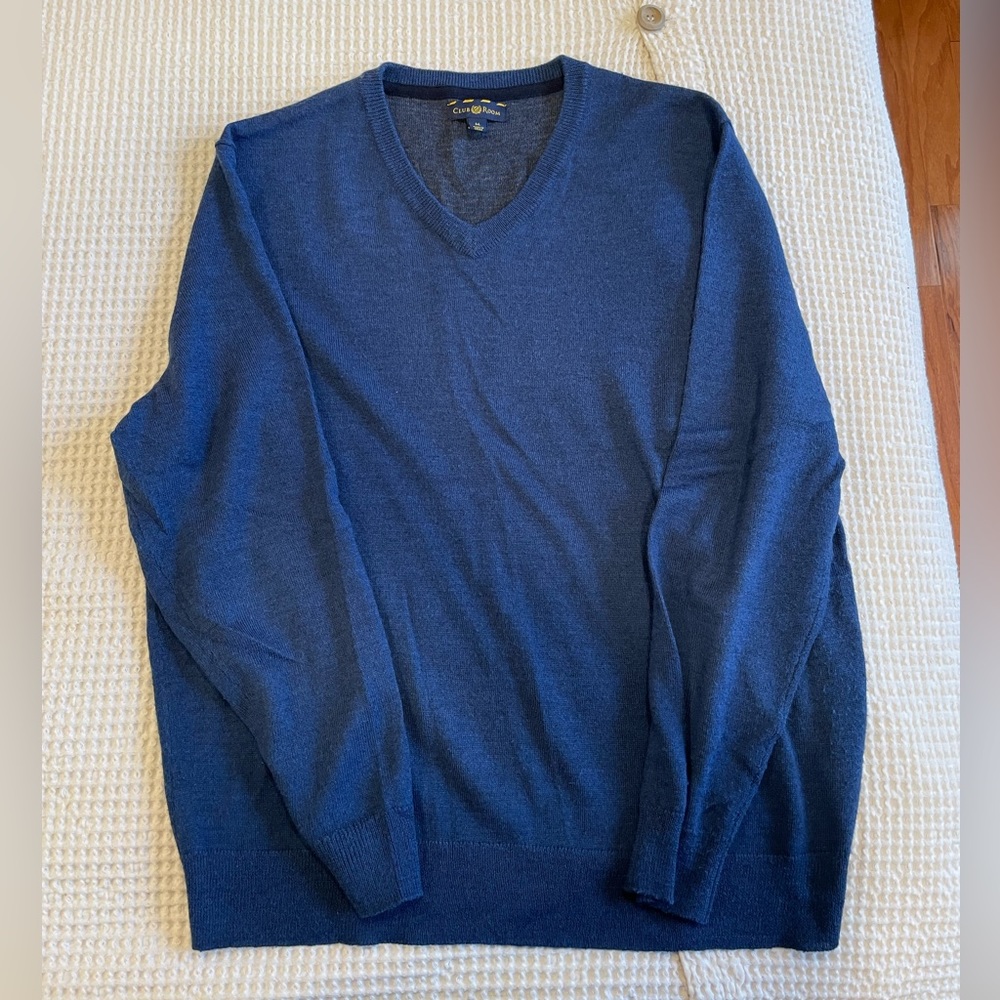 Club Room — merino wool V neck sweater